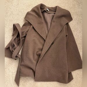 Never worn Comfy brown warm fashion coat